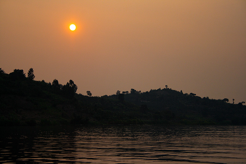 Le coucher de soleil sur le lac Kivu par Keith Valentine